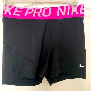 Nike pro short size M